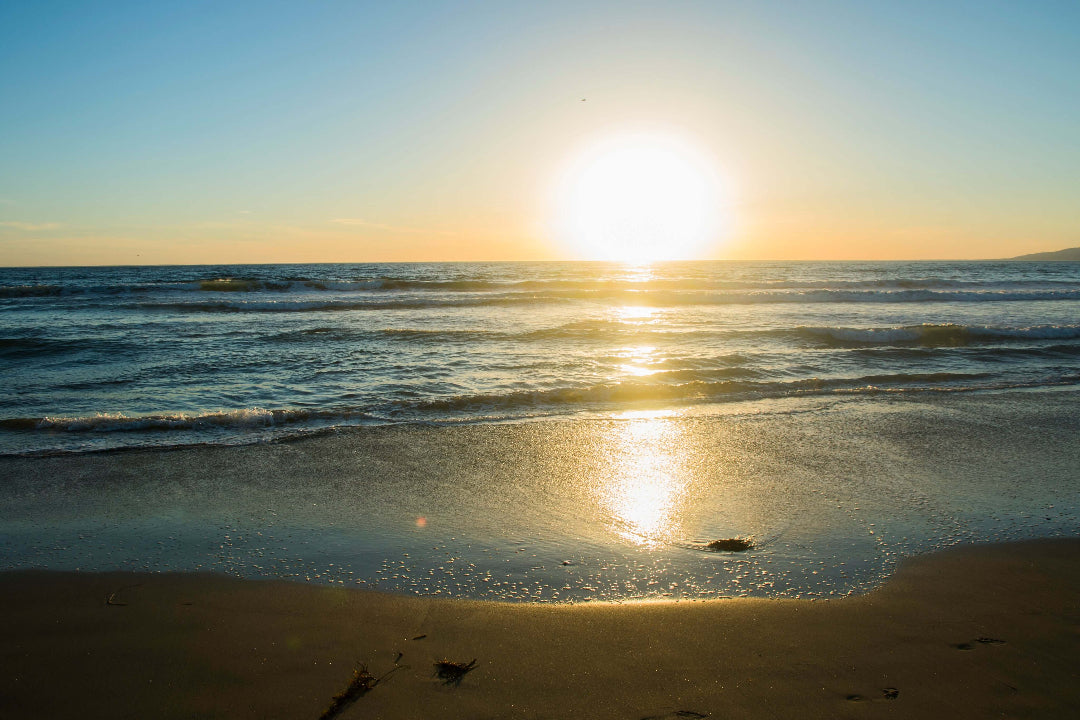 beach full of hot water